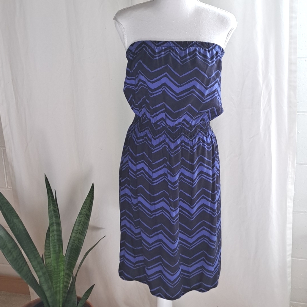 GAP strapless pull on Resort Swim dress bold blue zigzag print szS